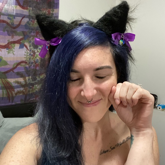 Meet your Posher, Saria Foxx🦊💜 - Picture 3 of 14